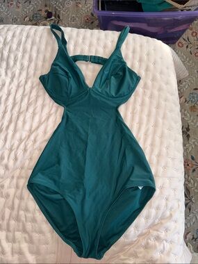 Cutout One-Piece Swimsuit in Deep Green